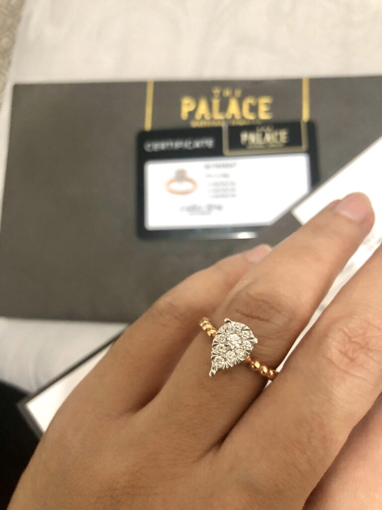 Cincin berlian wanita